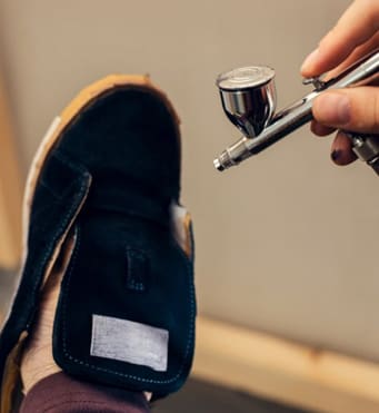 repaint sepatu terdekat