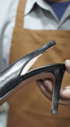 reparasi sepatu high heels