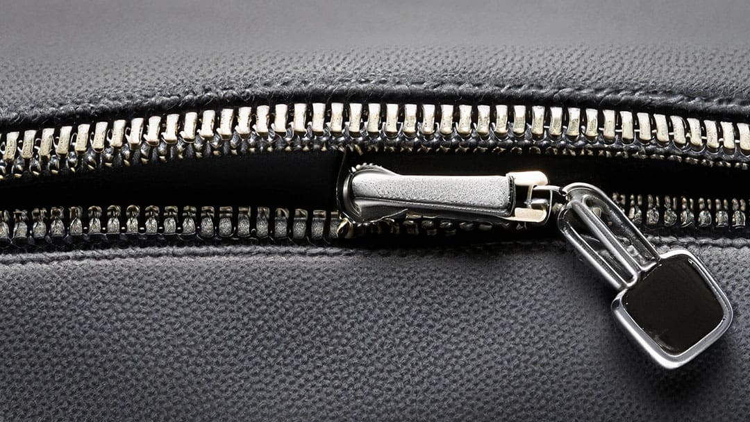 cara memperbaiki resleting tas