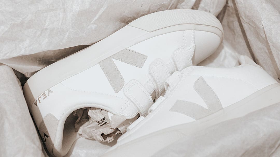 cara mencuci sepatu putih